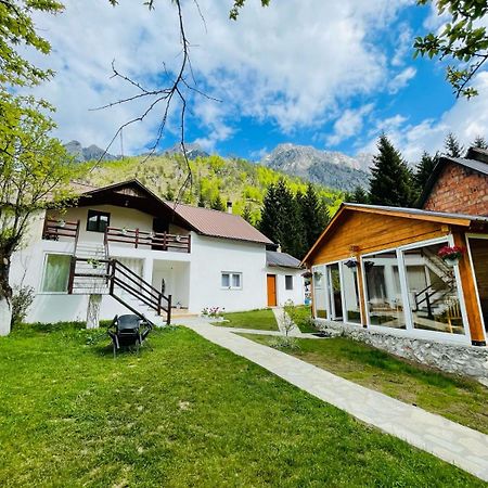 ヴァルボナ Bujtina Arlindi Bed & Breakfast エクステリア 写真