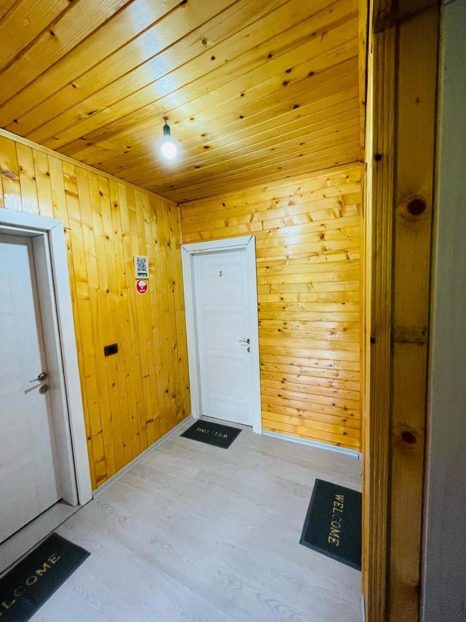 ヴァルボナ Bujtina Arlindi Bed & Breakfast エクステリア 写真